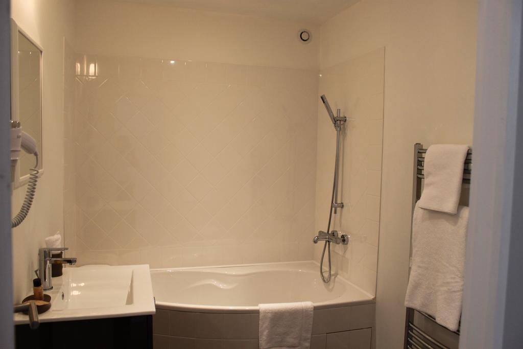 Maison Charles Maurice Chalais  Room photo